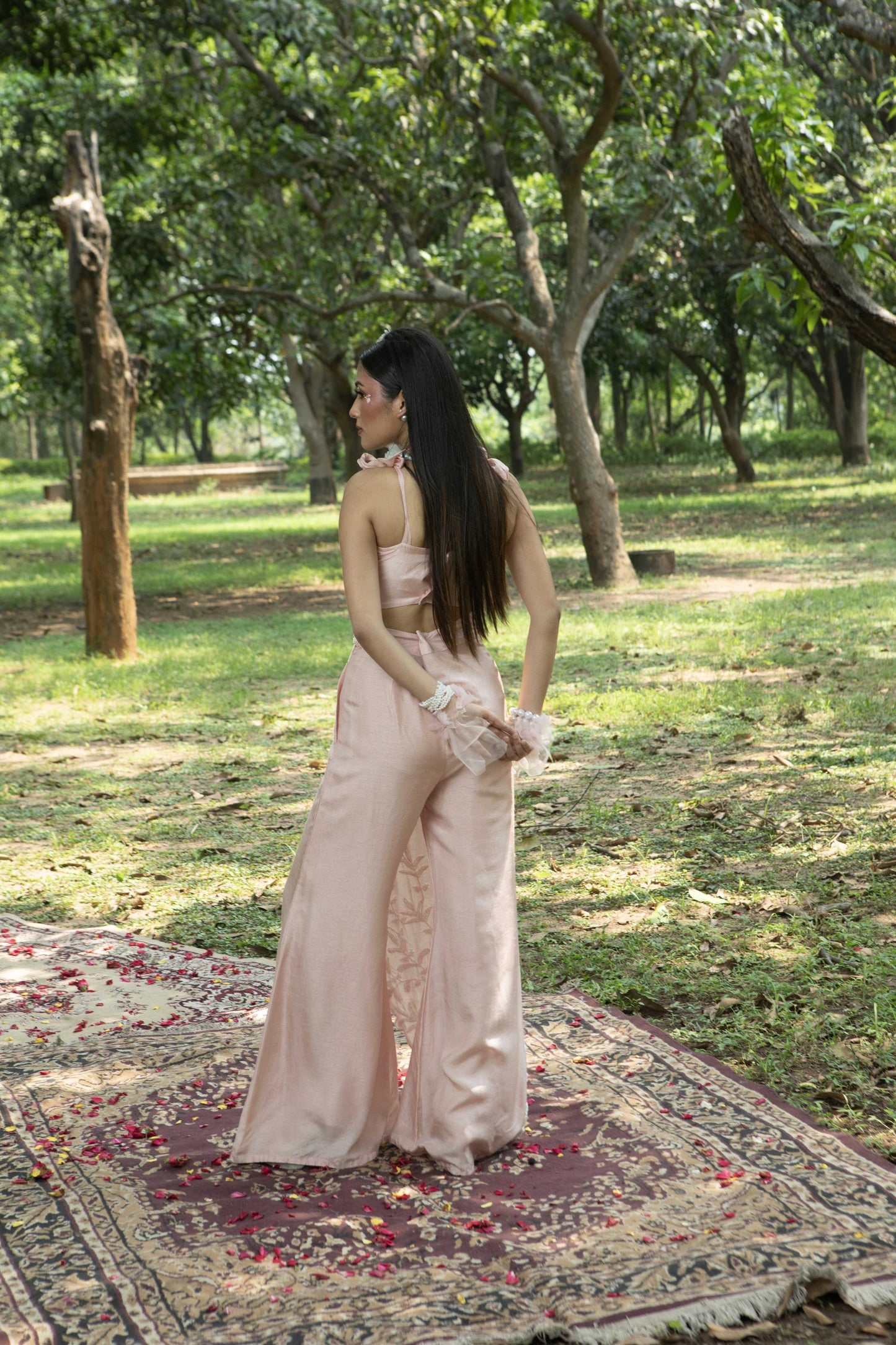 "Nacre" blouse with "Caelum" pants